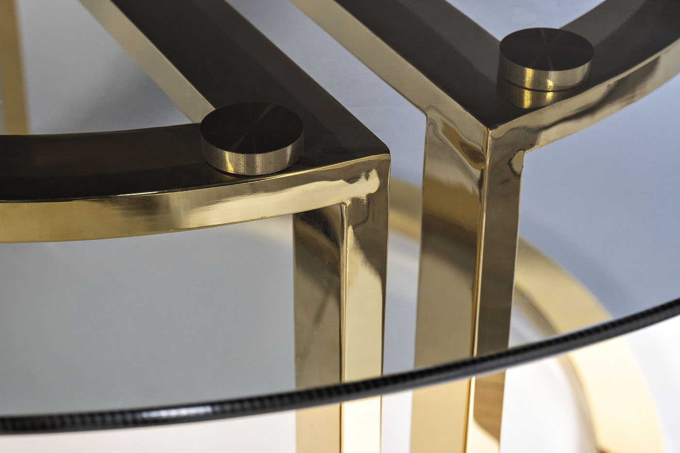 Стол журнальный GardaDecor темн.стекло/зол 47ED-GDCT002