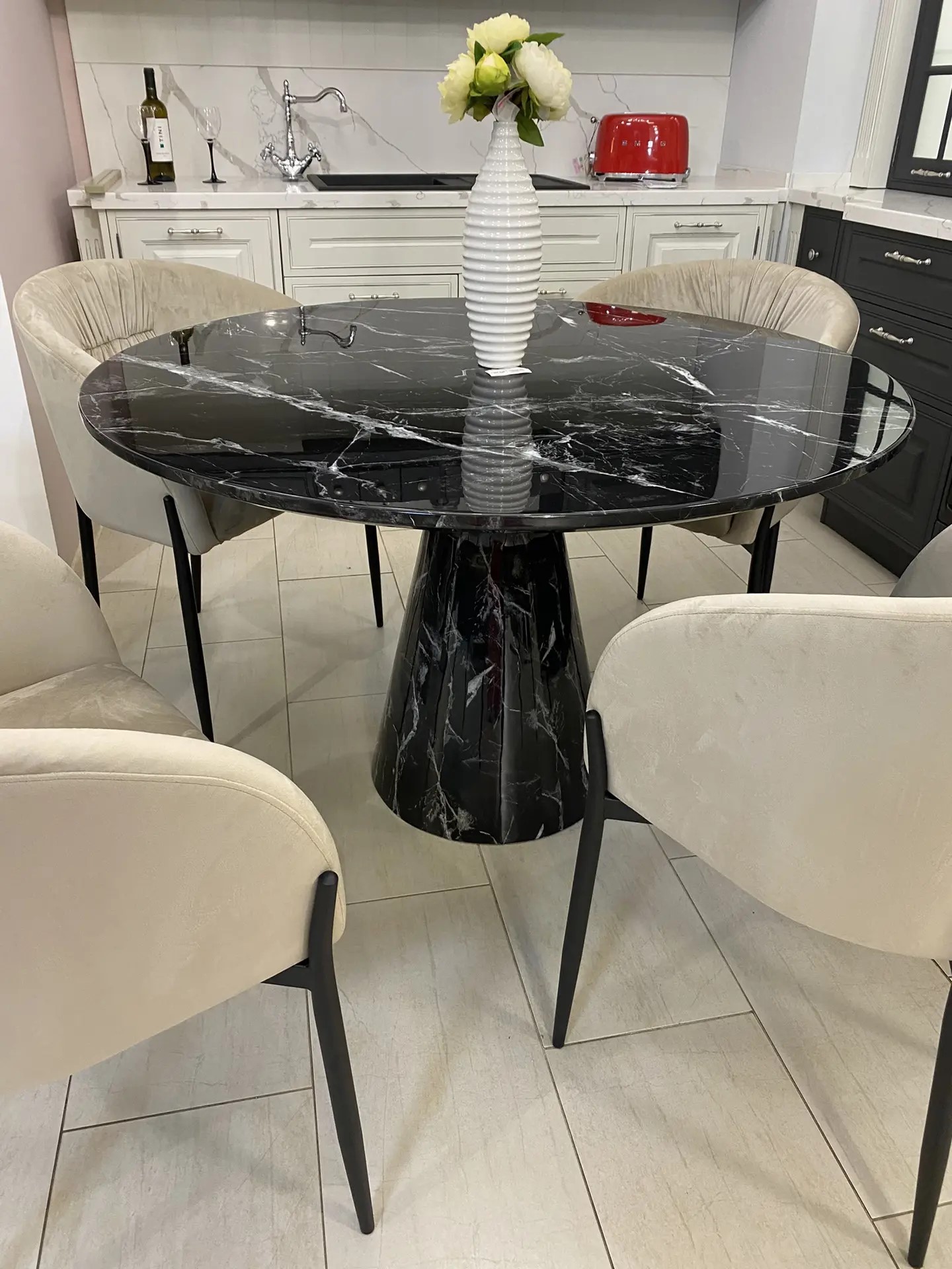 Стол обеденный черный  d120*75см  