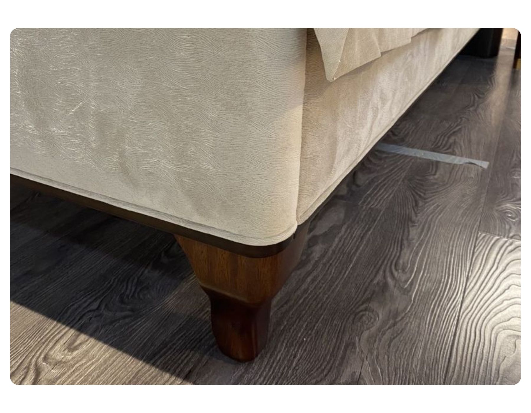 Кровать с решеткой отделка шпон вишни C, серебро C-L, ткань Finca 43a фабрики Fratelli Barri