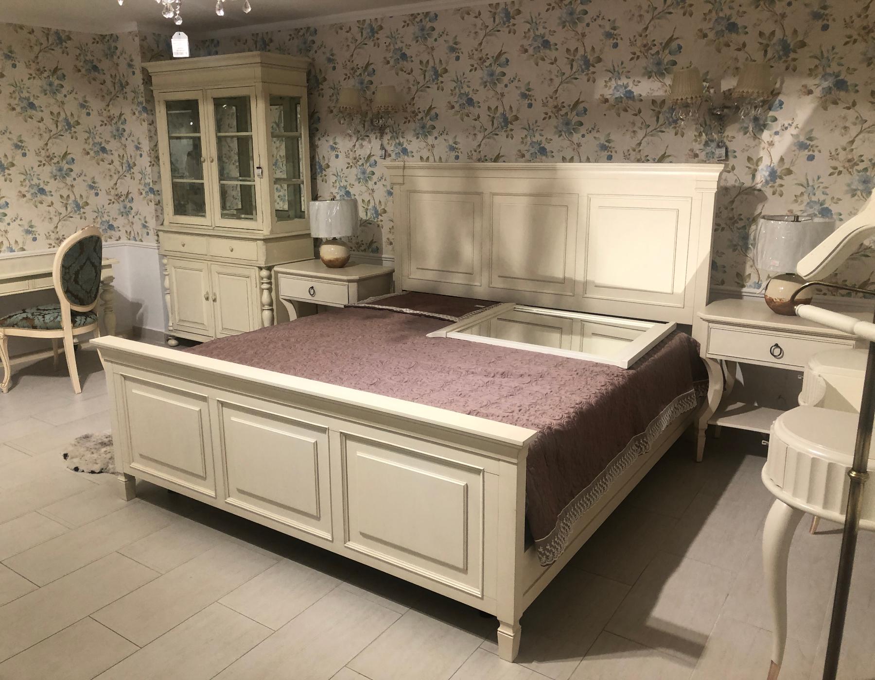 Спальня Summer Hill фабрики Universal  Furniture Америка