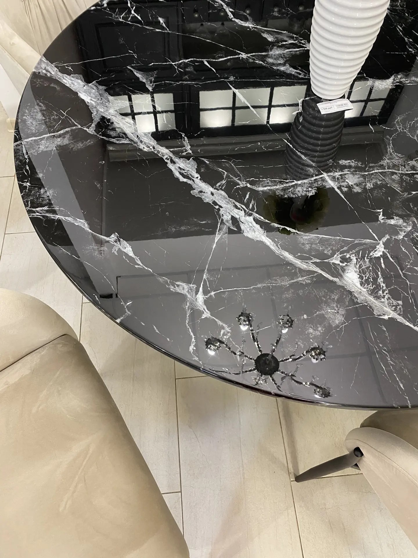 Стол обеденный черный  d120*75см  