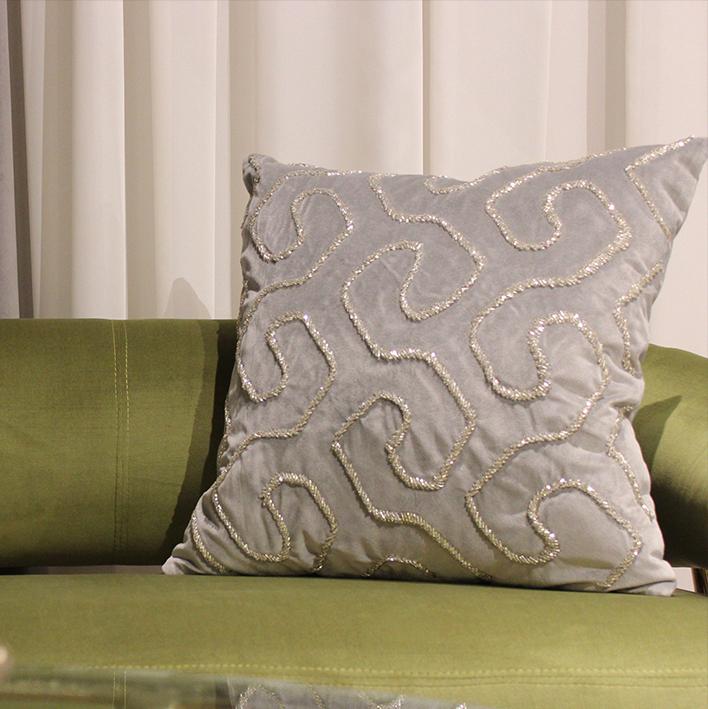 Подушка с бисером "Этника" серебро 70SW-20322