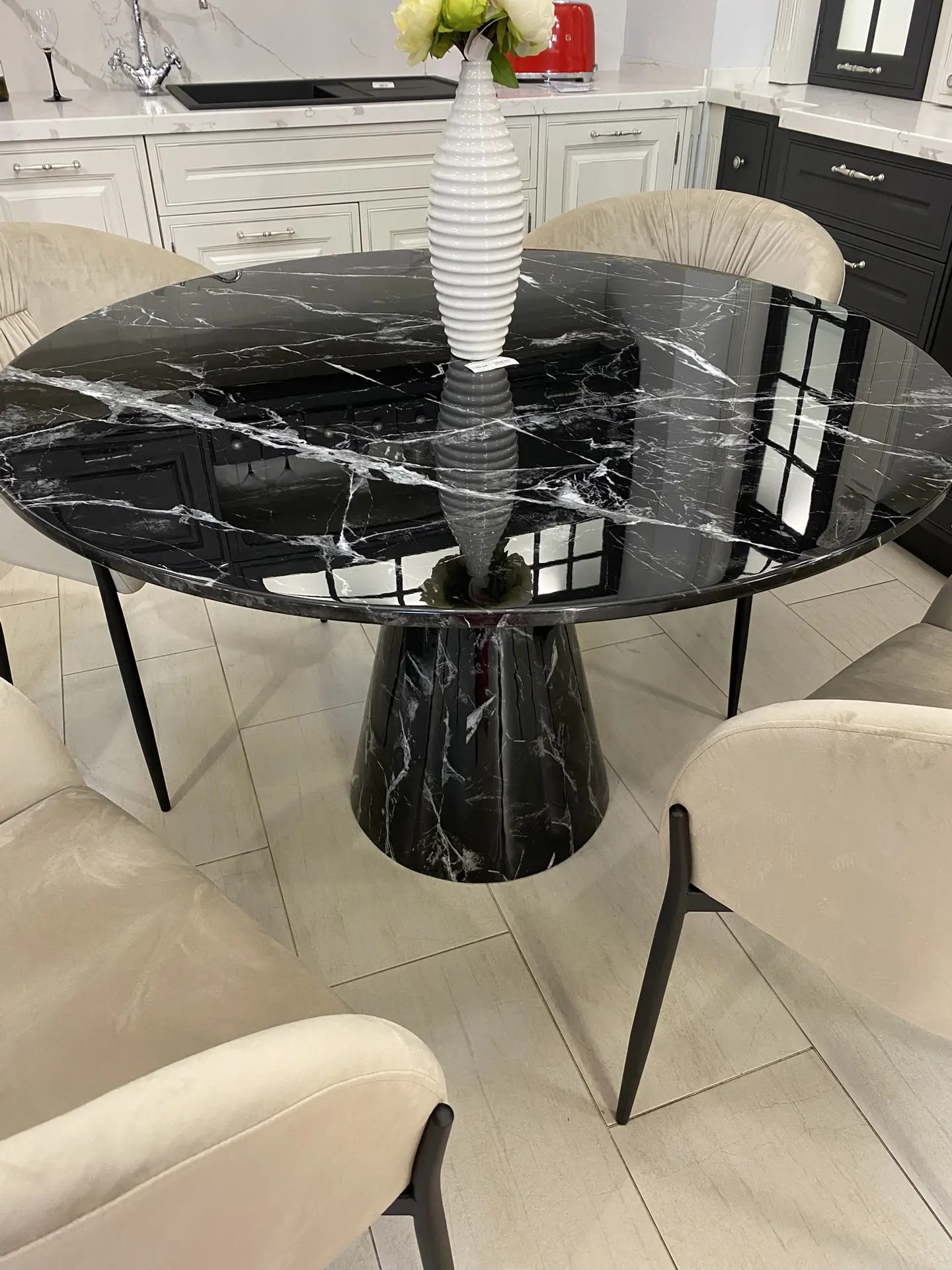 Стол обеденный черный  d120*75см  