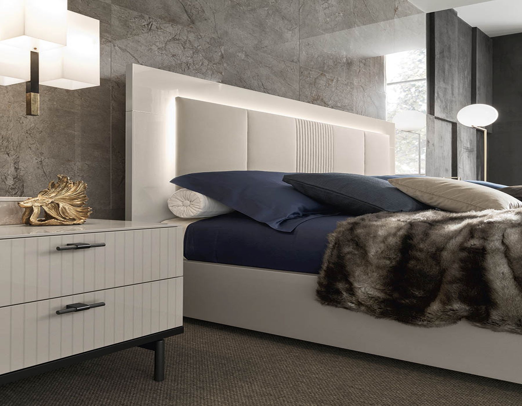 Спальня современная светлая с мягким изголовьем Claire фабрики Alf Italia