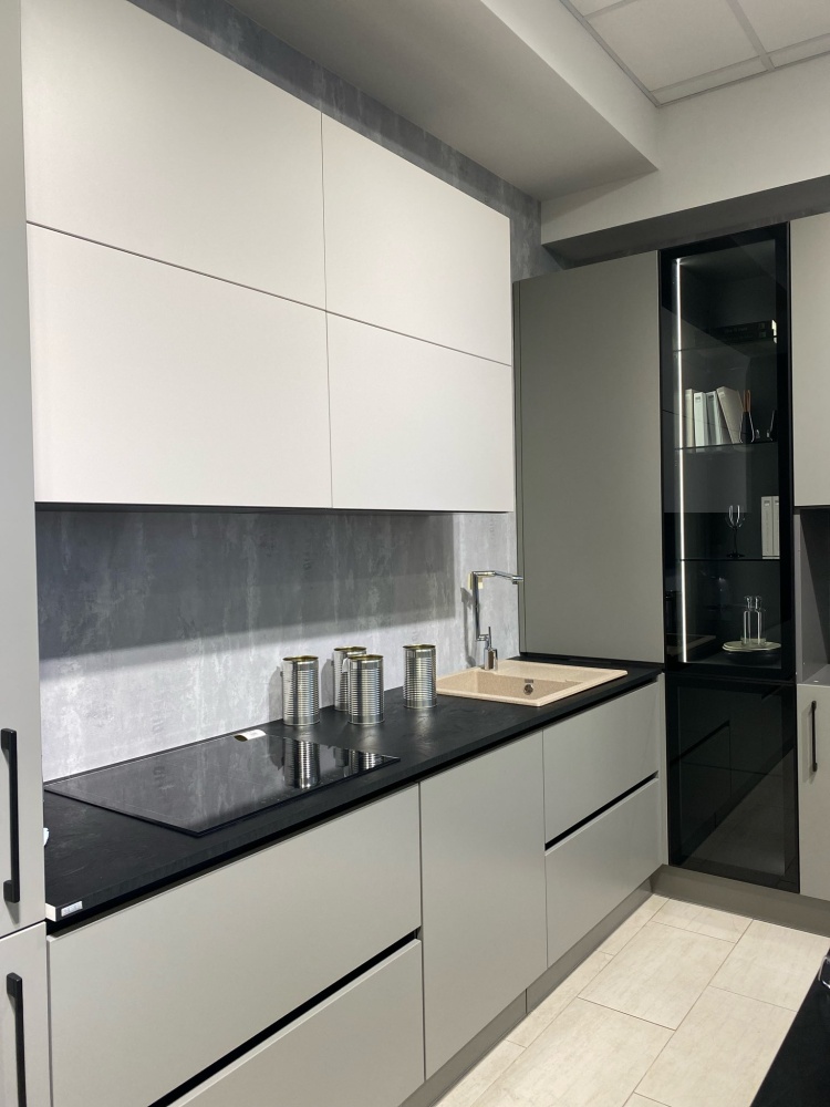 Кухня современная в наличии Solo gola