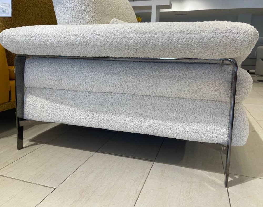 Элегантность в движении: Итальянский диван М386, который подстраивается под вас