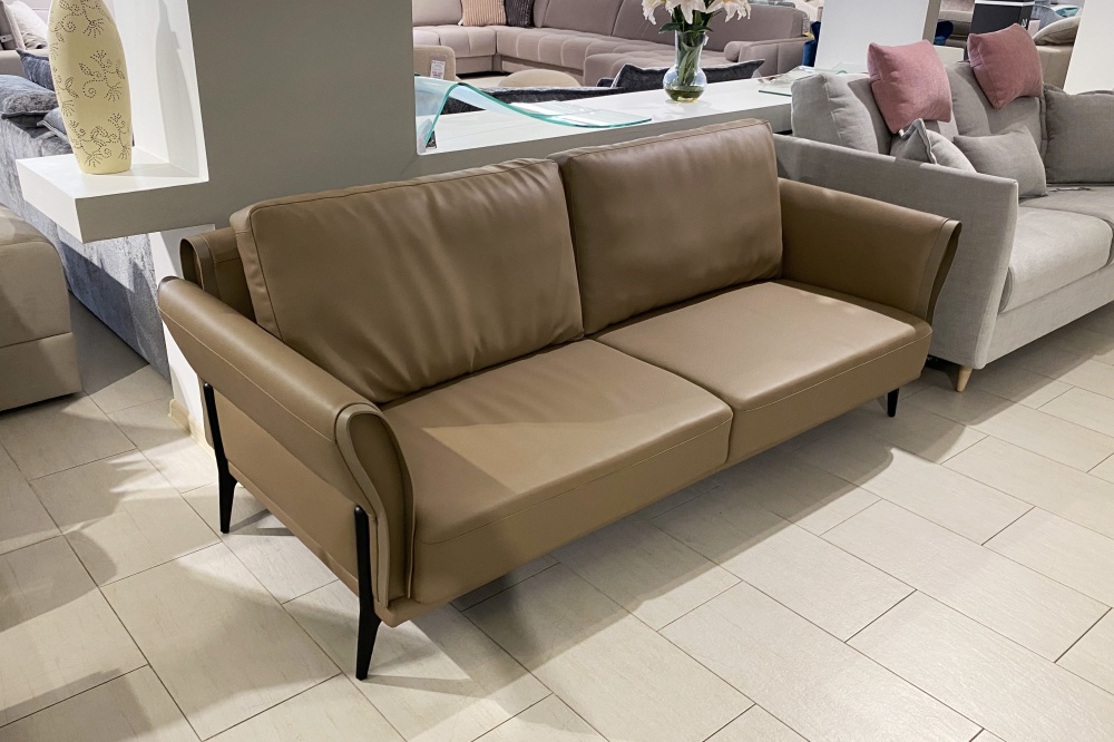 Диван LG1010: Ваш билет в мир итальянского шика и комфорта