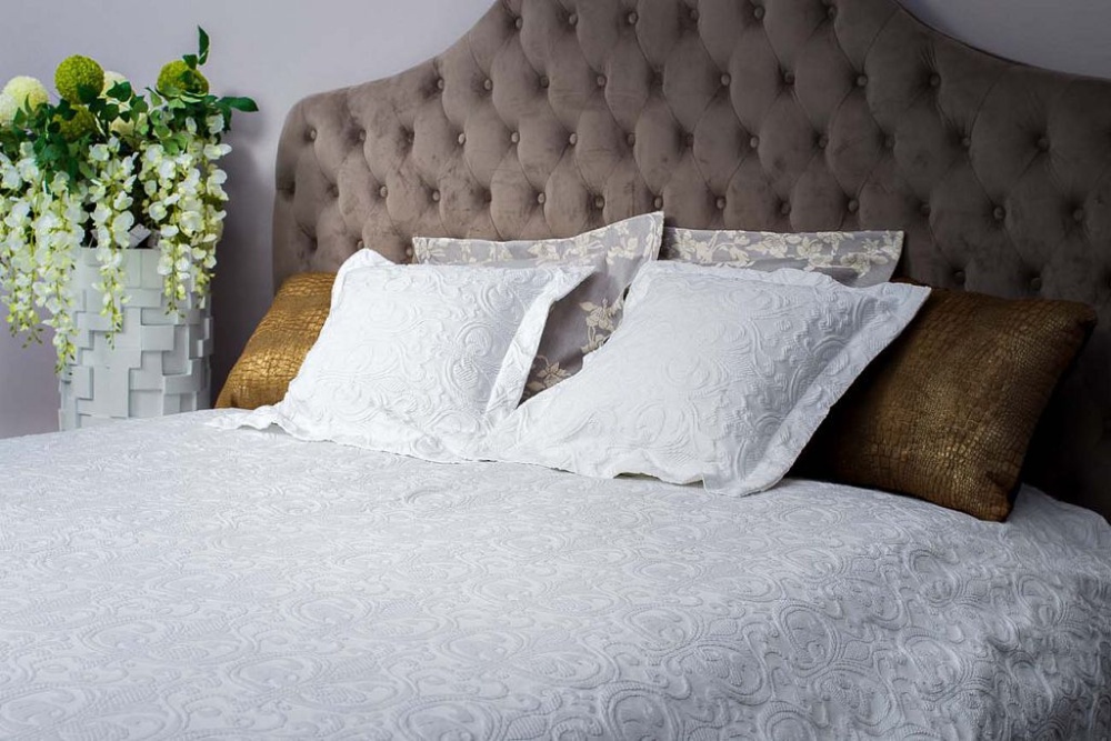 Наволочка декоративная 50х50 белая gold 16amr-gold n.01-wh