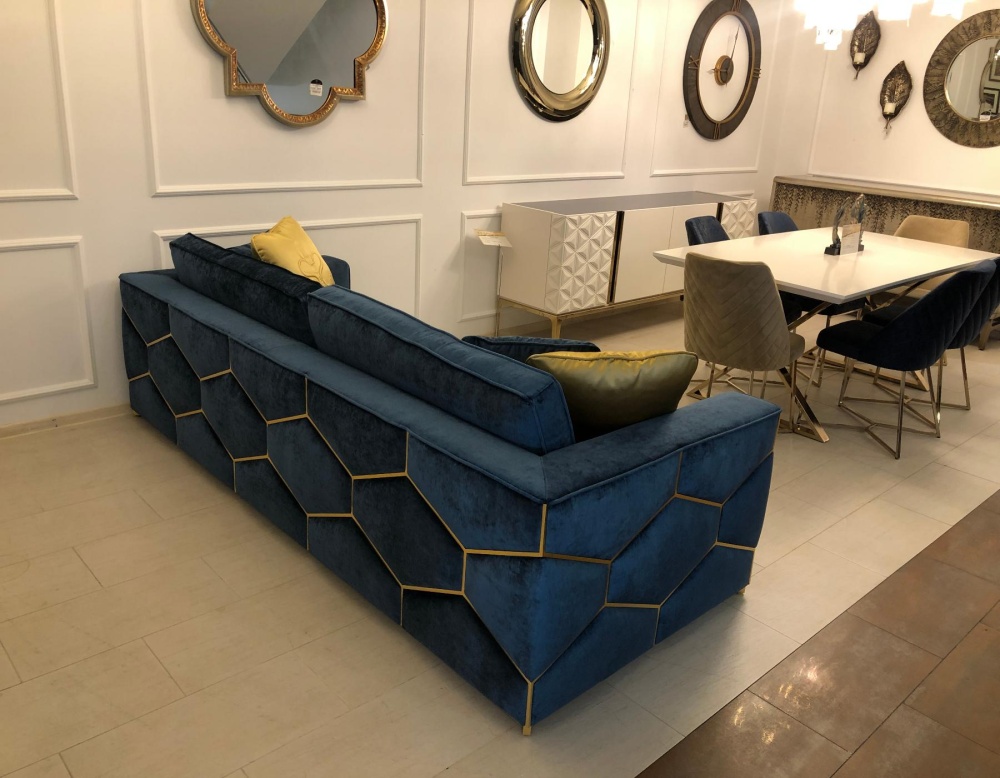 Диван прямой в ткани с золотой отделкой Diamond от Siwa: Ювелирная точность комфорта в вашем интерьере