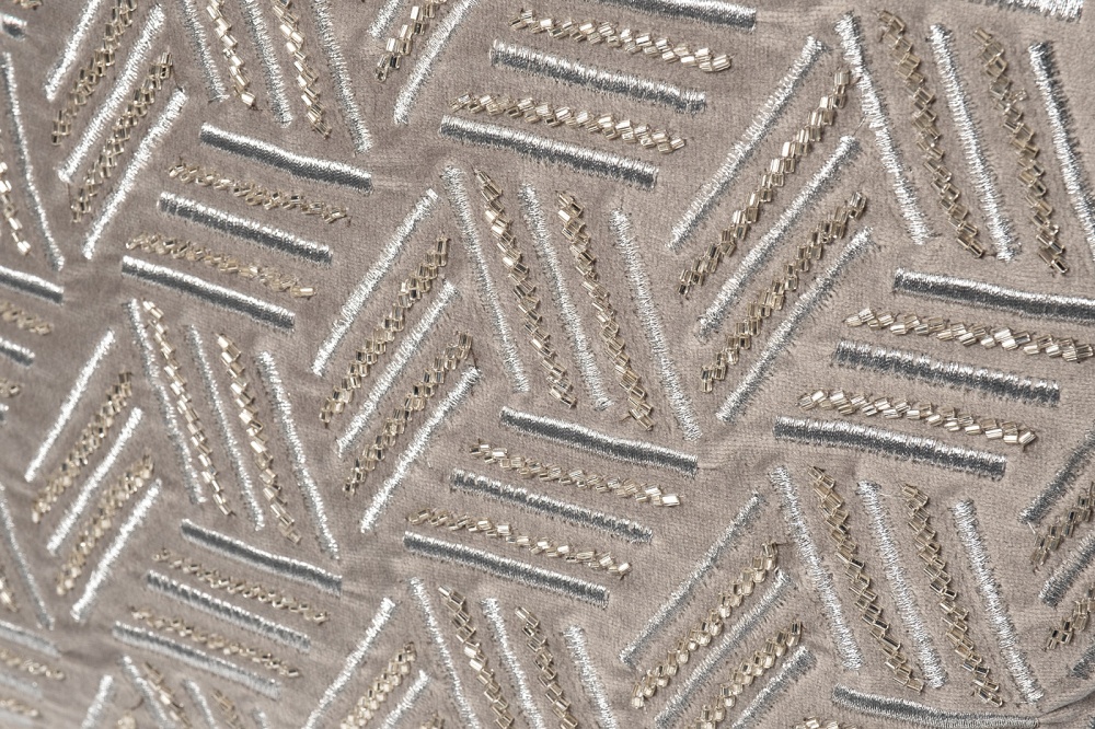 Подушка с бисером "Плетенка" серебро  70SW-20310