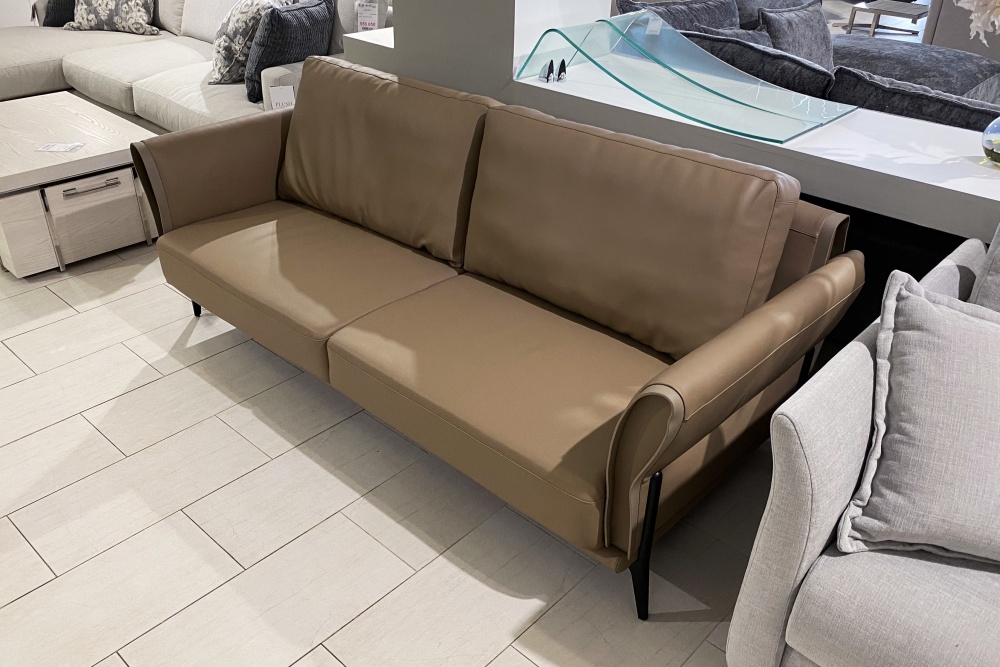 Диван LG1010: Ваш билет в мир итальянского шика и комфорта