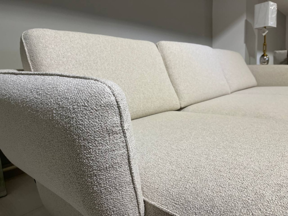 Откройте дверь в мир изысканного комфорта с диваном Moon от "Мебель Да Винчи HOME"