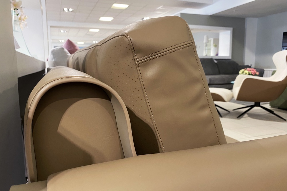 Диван LG1010: Ваш билет в мир итальянского шика и комфорта