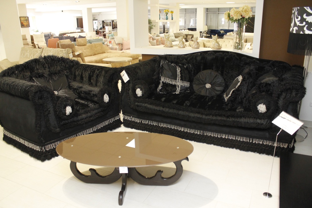 Диван с креслом чёрный ткань с перьями и стразами Ricky фабрика Dolfi Италия